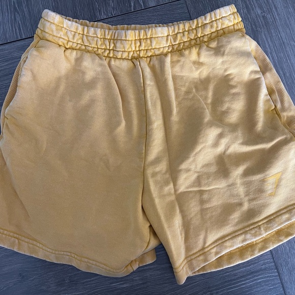 Gymshark Pants - Gymshark yellow shorts